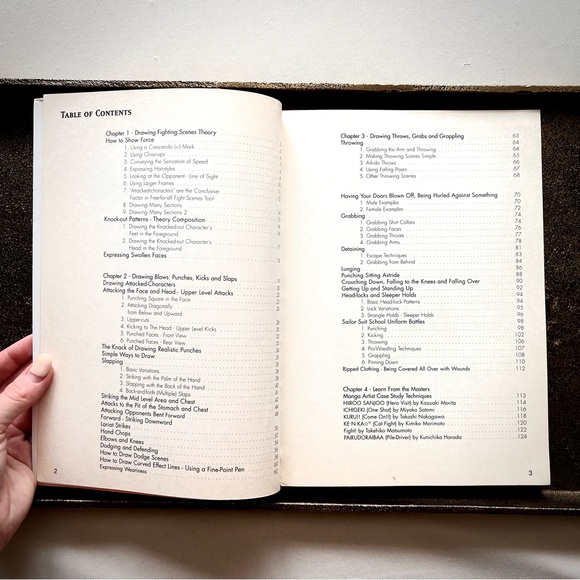 BOOK • “How to Draw Manga: Illustrating Battles” • - Picture 2 of 11